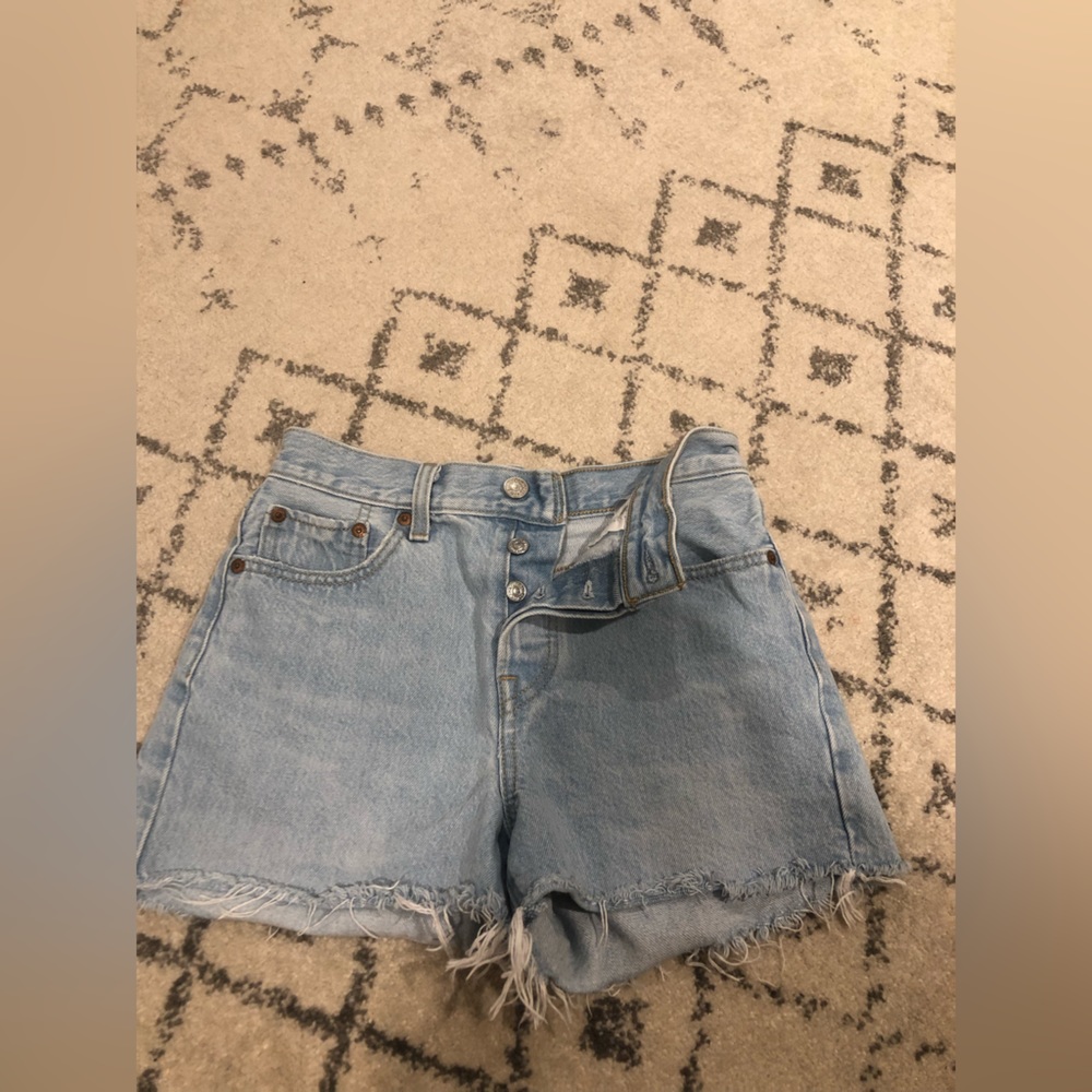 Levi wedgie shorts